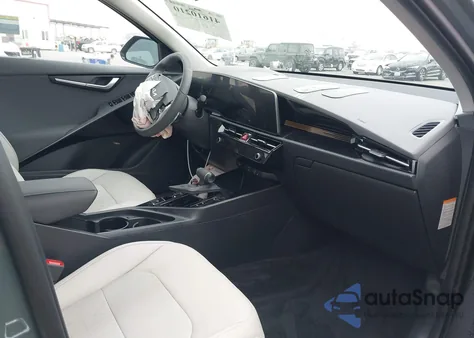 2024 Kia Niro Ex Touring z USA, uszkodzony, nr VIN KNDCR3LE2R5190301